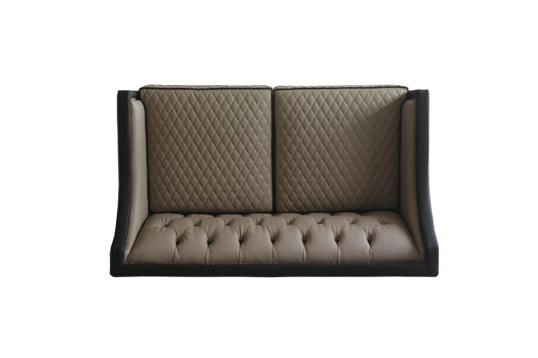 Loveseat w/3 Pillows