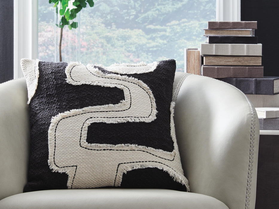 Veerbank Pillow (Set of 4)