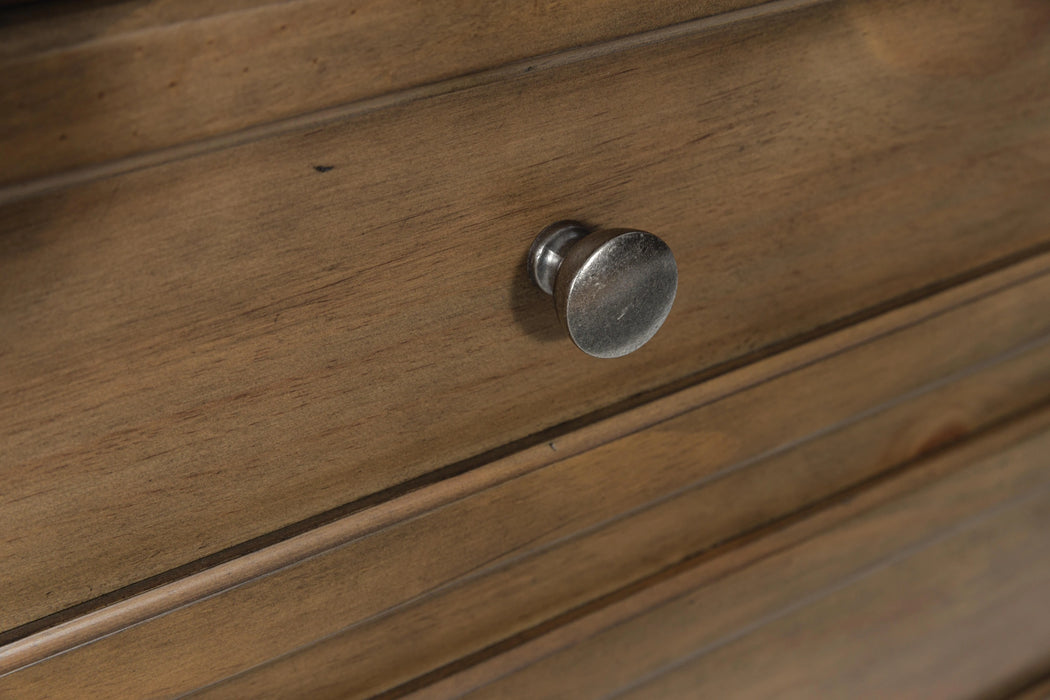 Feddinger Nightstand